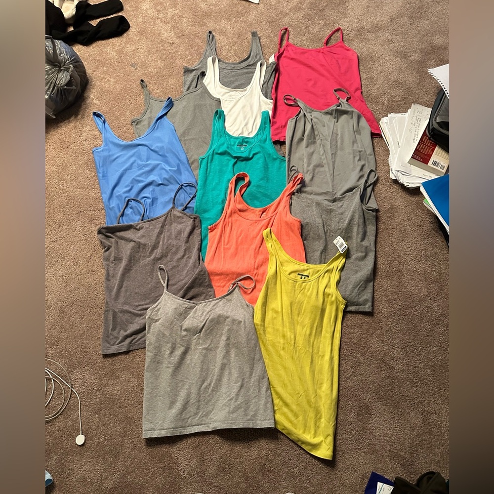 Bundle of 12 tank tops, all size large different brands